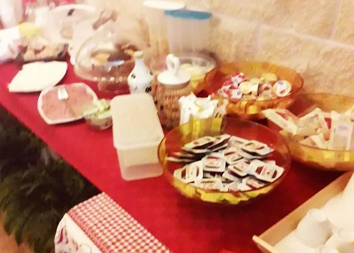 לינה וארוחת בוקר Valentino