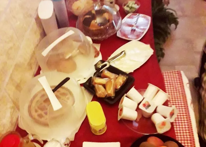 Valentino לינה וארוחת בוקר 3*